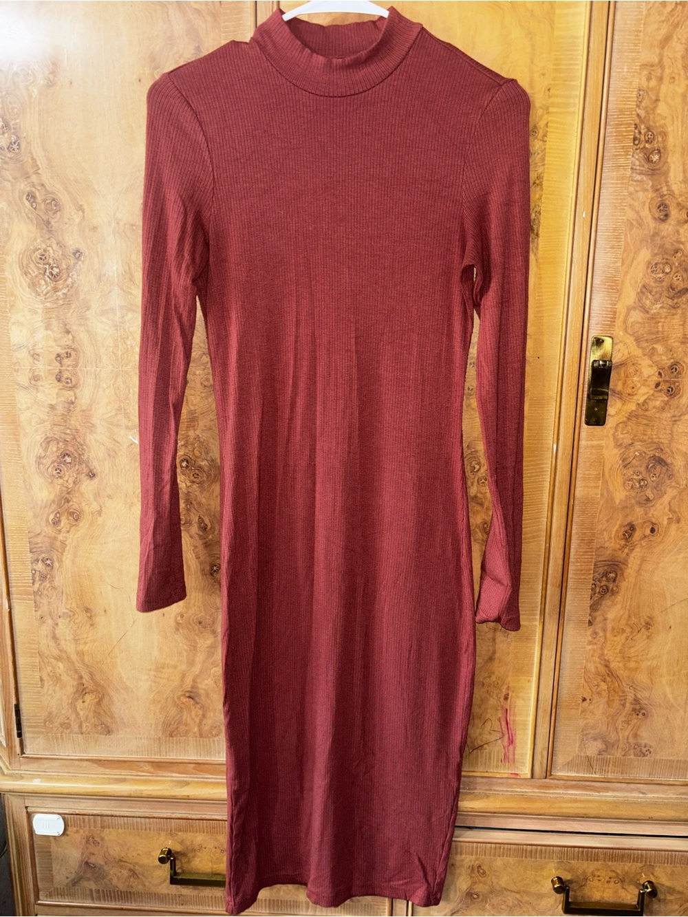 Classic Ribbed Long-Sleeve Turtleneck midi Dress - pink / Burgundy size Medium